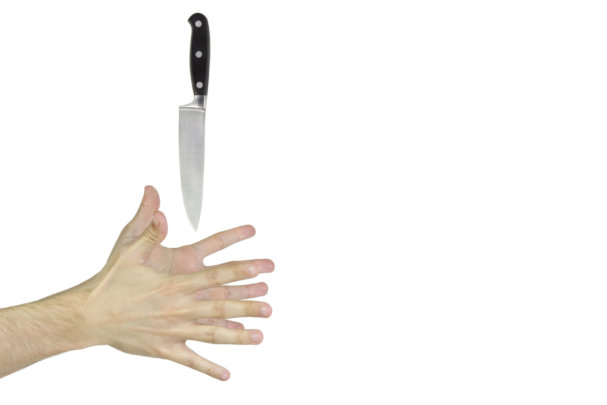 Comprar o que ficou barato ou não pegar uma faca caindo?