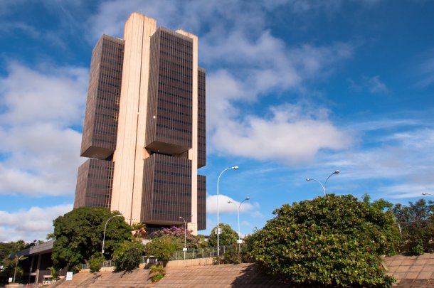 Como as reuniões do Copom e a taxa Selic impactam nos seus investimentos