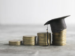 Modo fullgás: a educação financeira e os lucros enquanto diversão